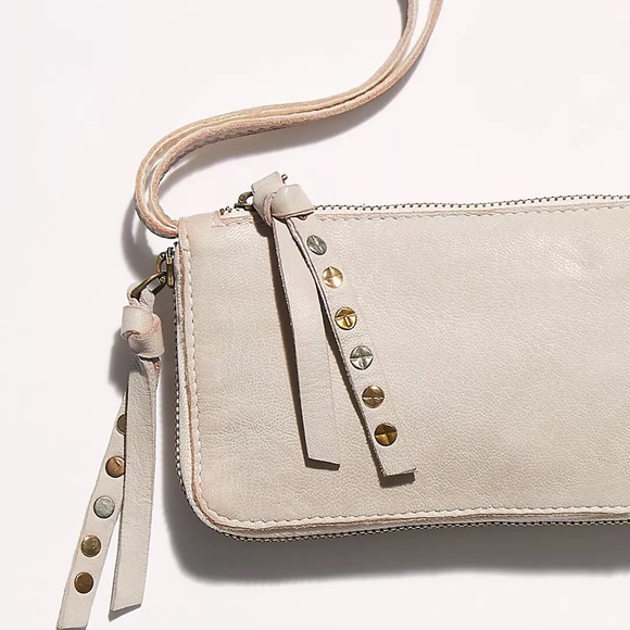 New🌟Free People-Distressed Wallet: Cream - Picture 5 of 6